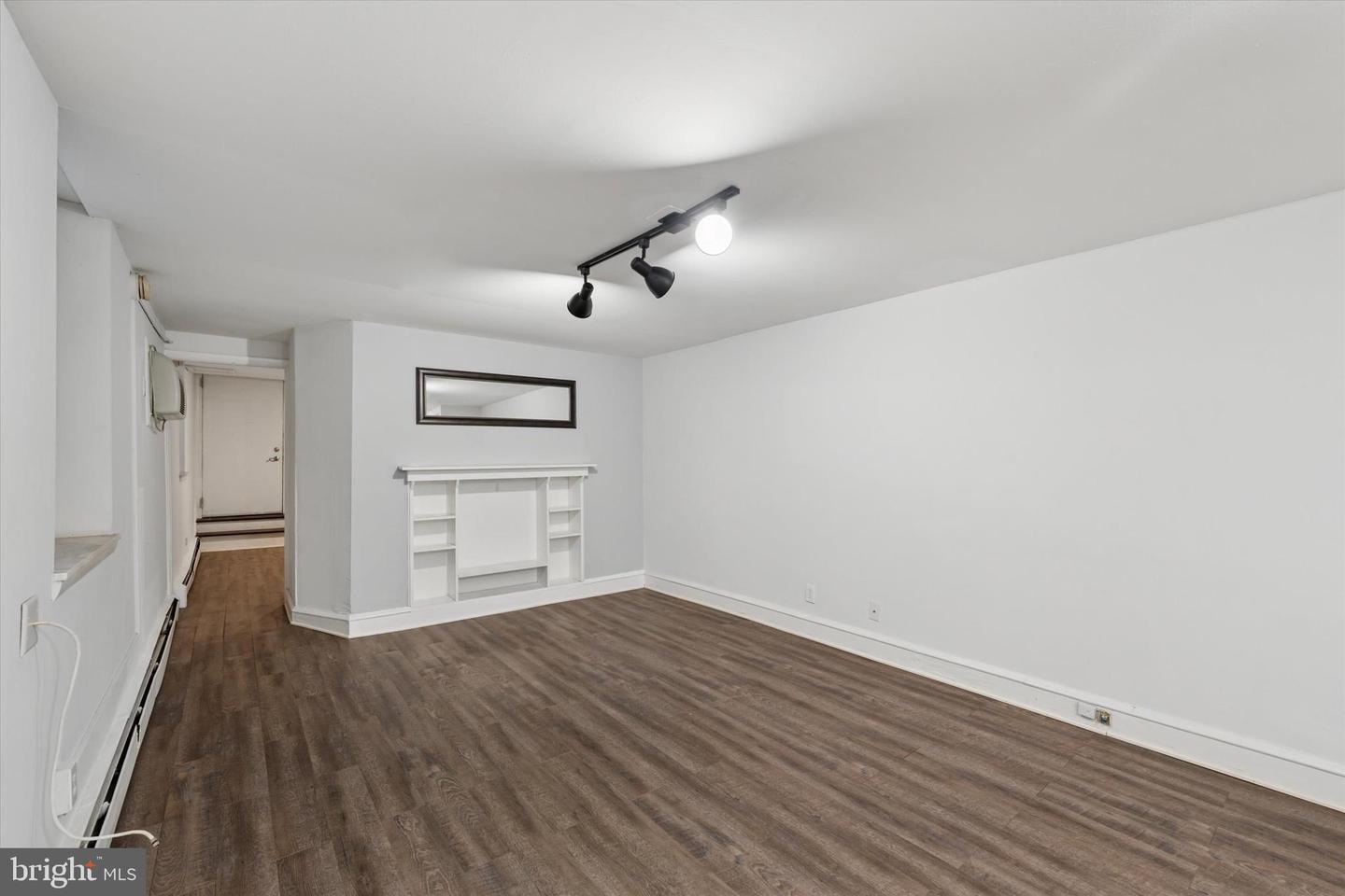 240 S 13th St #b Property Photo 10