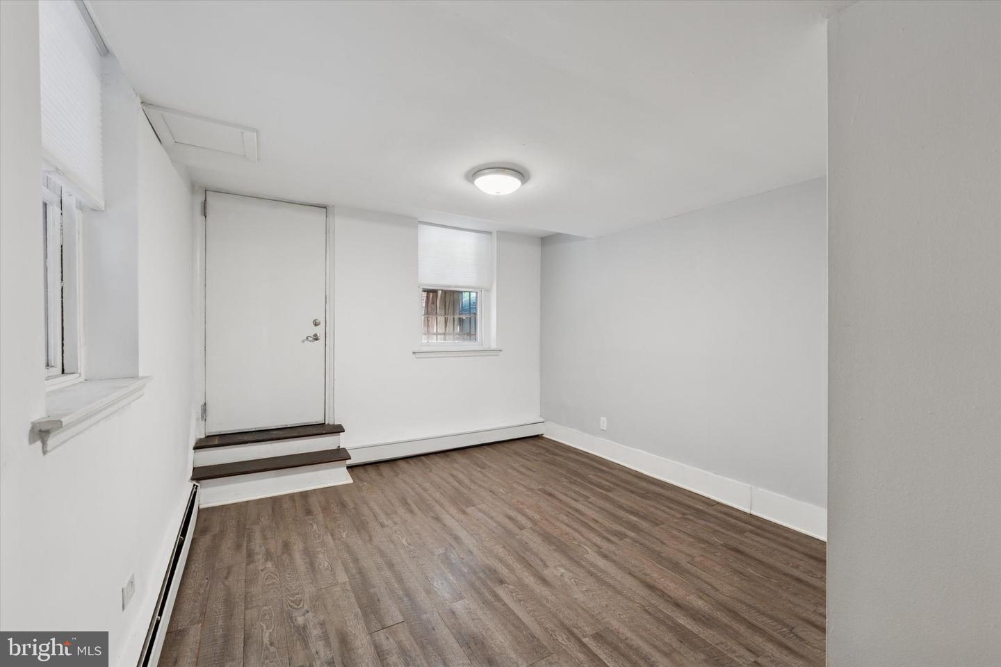 240 S 13th St #b Property Photo 13