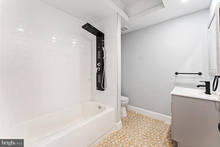 649 N 63rd St #2 Property Photo 4