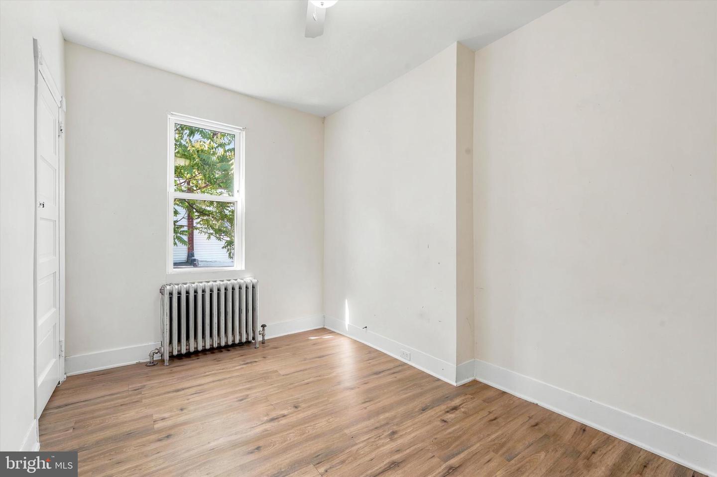 2934 Aramingo Ave Property Photo 5