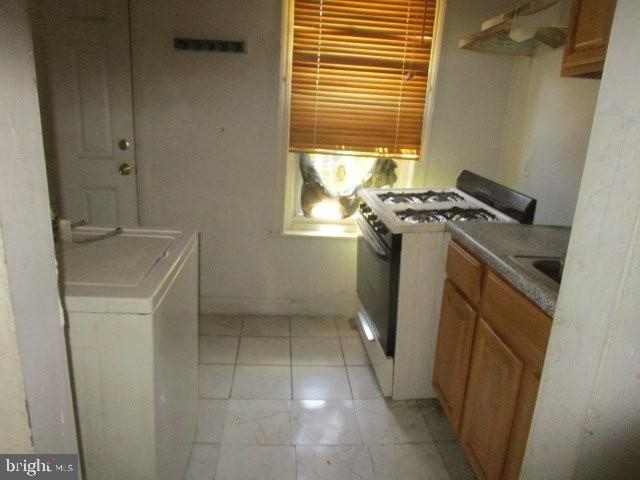 5348 Delancey St Property Photo 4