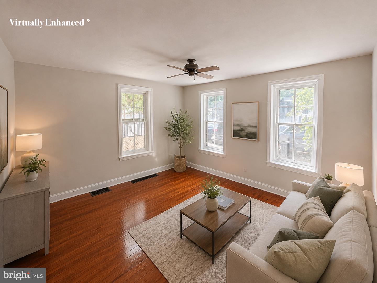 420 W Woodlawn St Property Photo 2