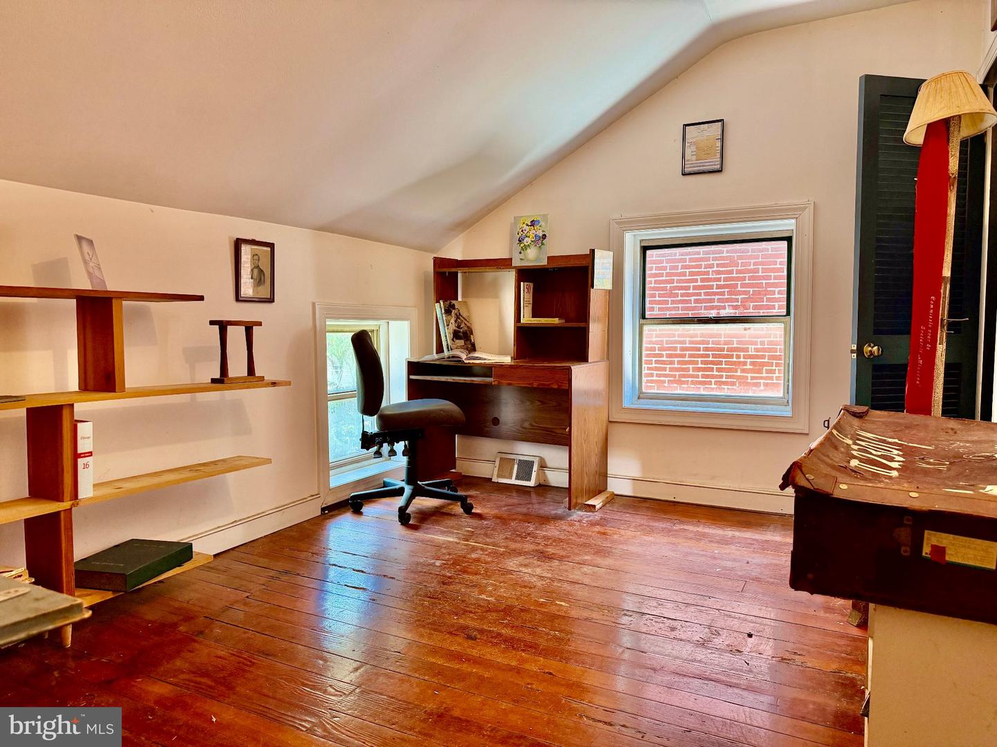 420 W Woodlawn St Property Photo 15