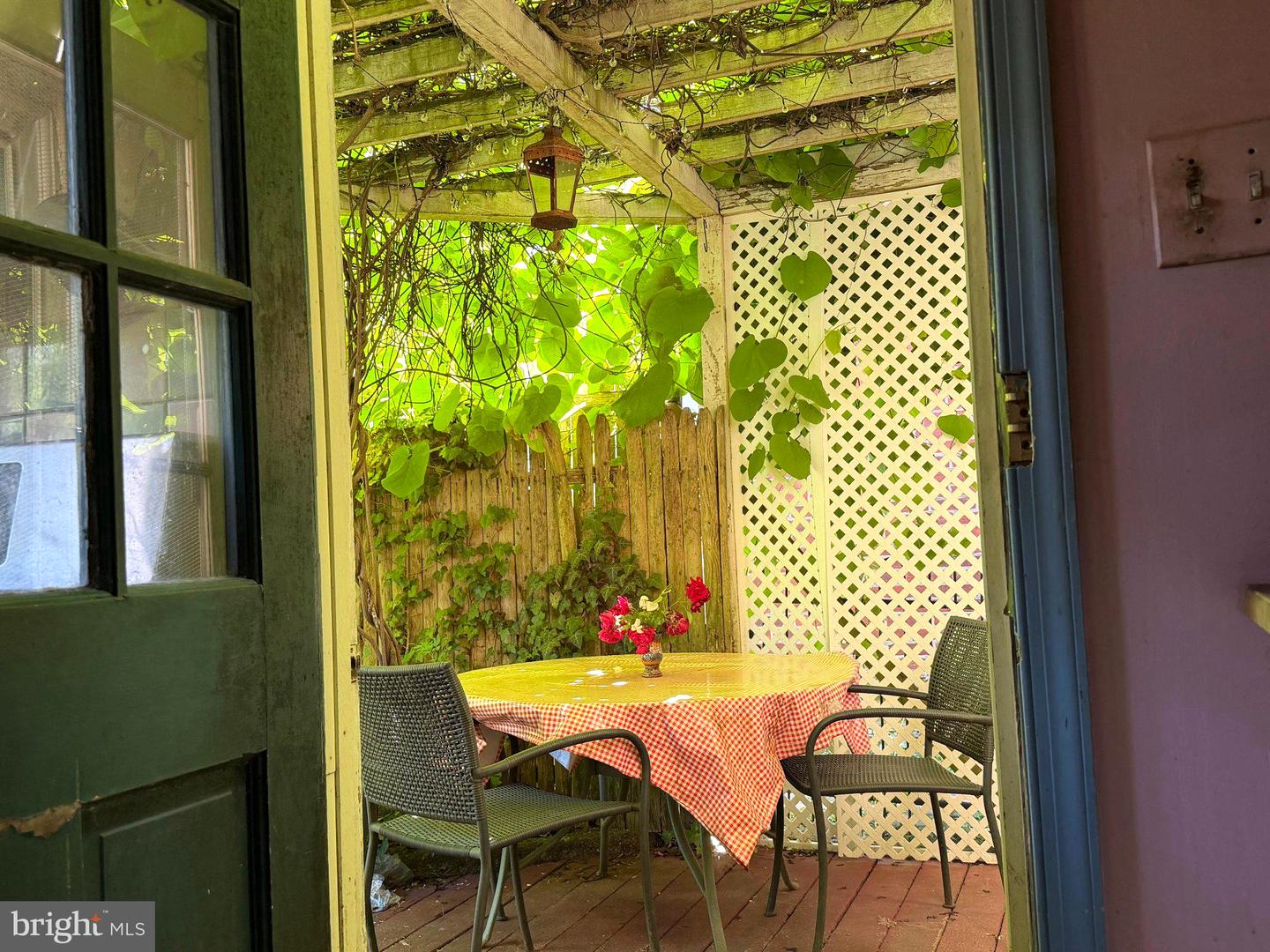 420 W Woodlawn St Property Photo 36
