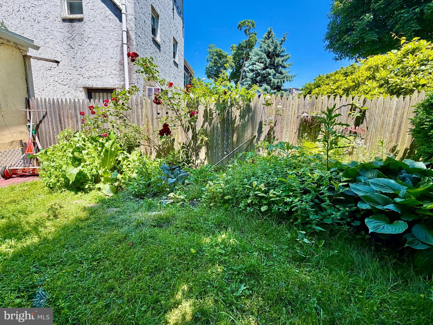 420 W Woodlawn St Property Photo 50