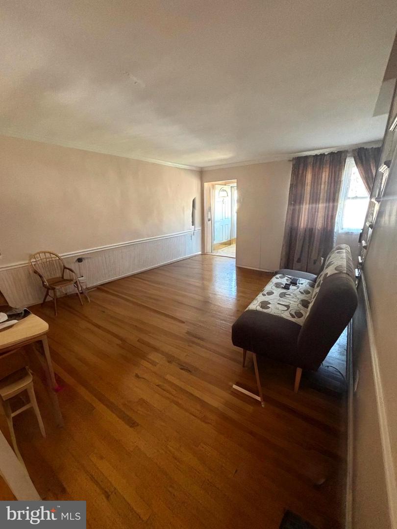 7223 Lynford St Property Photo 2