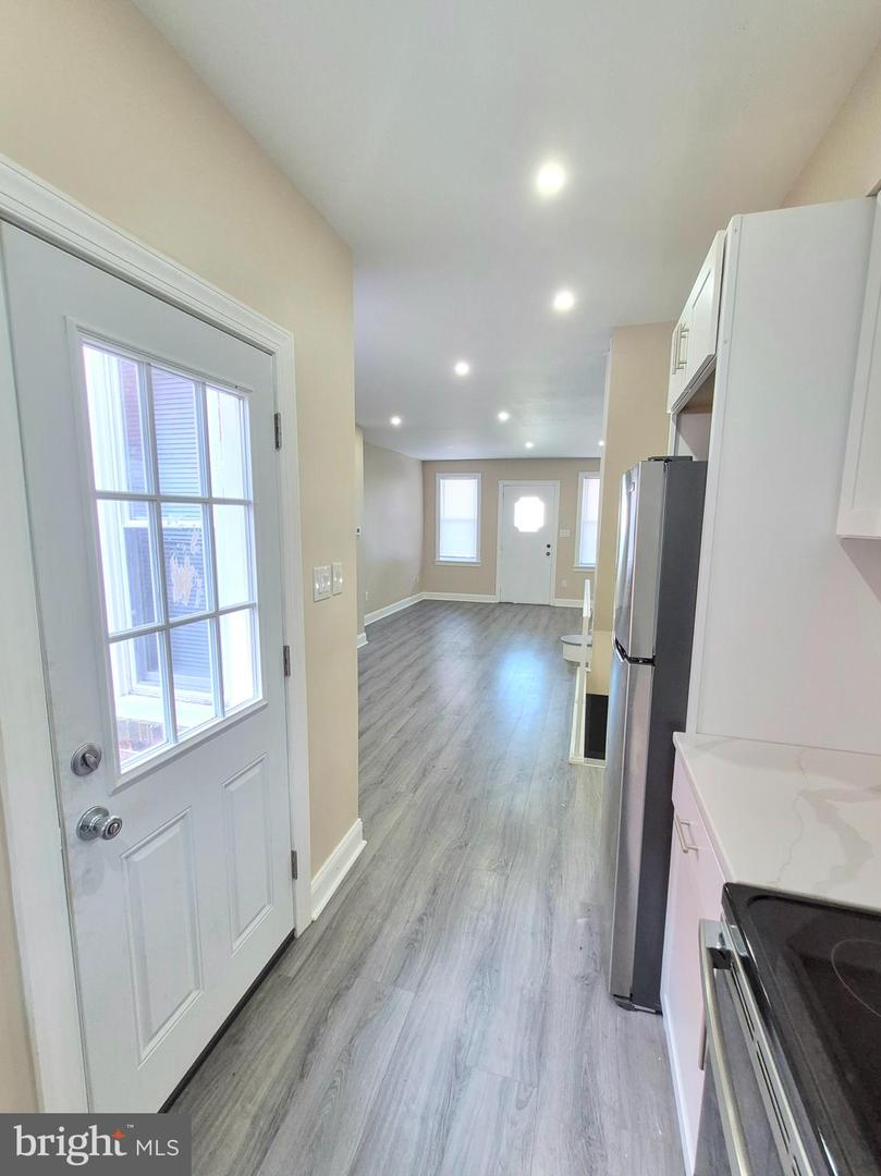 6136 Walker St Property Photo 10