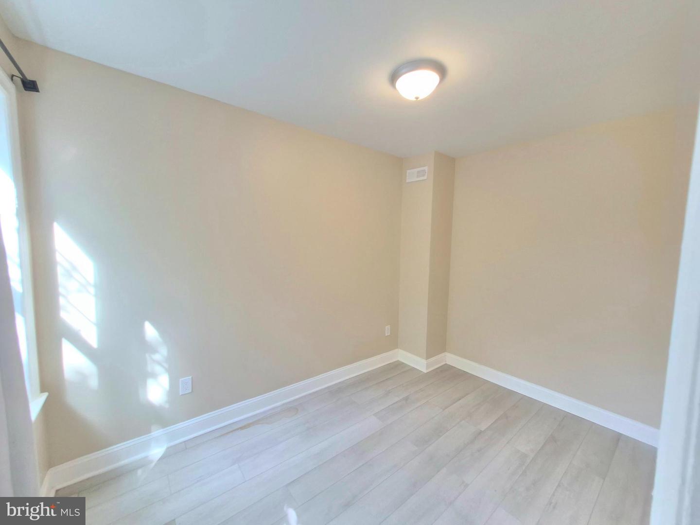 6136 Walker St Property Photo 14