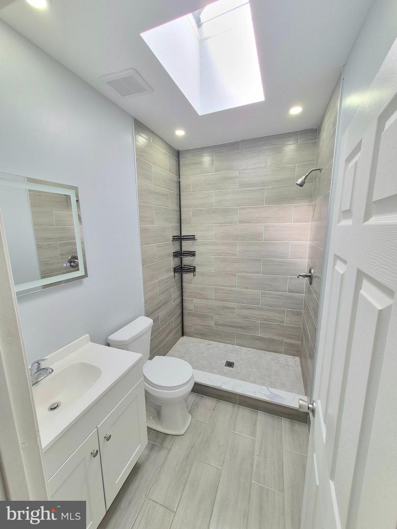 6136 Walker St Property Photo 17