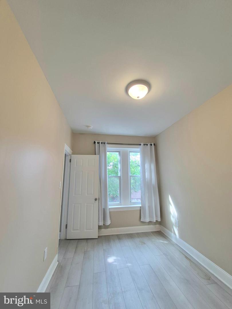 6136 Walker St Property Photo 18