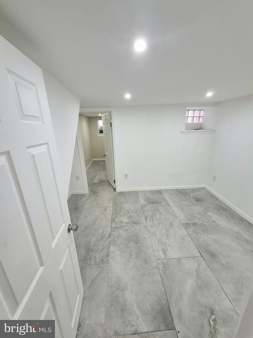6136 Walker St Property Photo 23