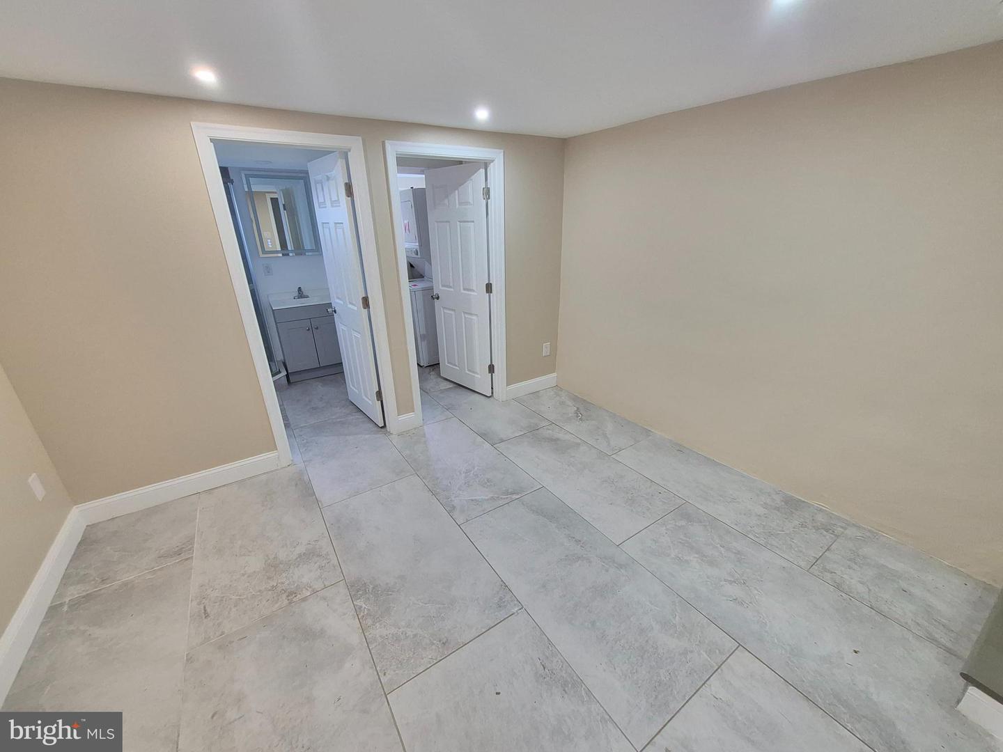 6136 Walker St Property Photo 24