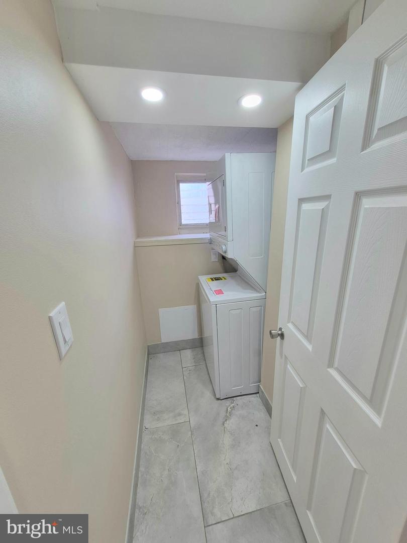 6136 Walker St Property Photo 28