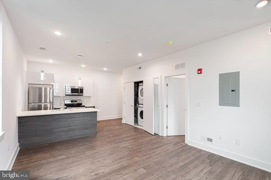 2623 CHRISTIAN ST #UNIT 301 Property Photo 1