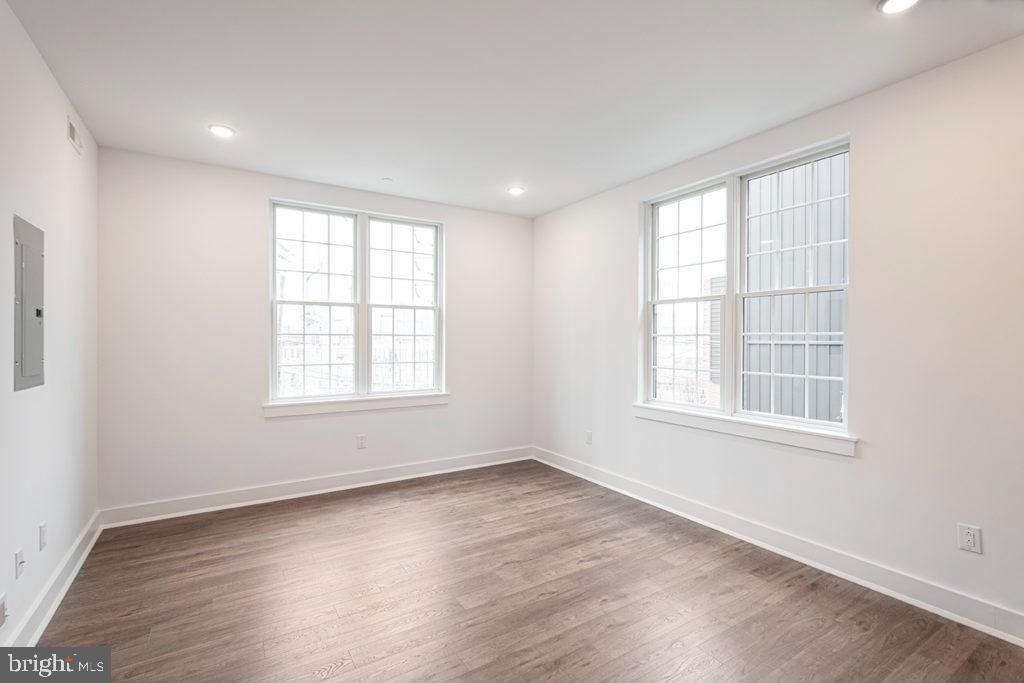 2623 Christian St #unit 301 Property Photo 9
