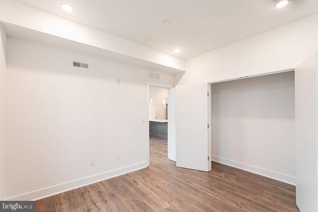 2623 Christian St #unit 301 Property Photo 10