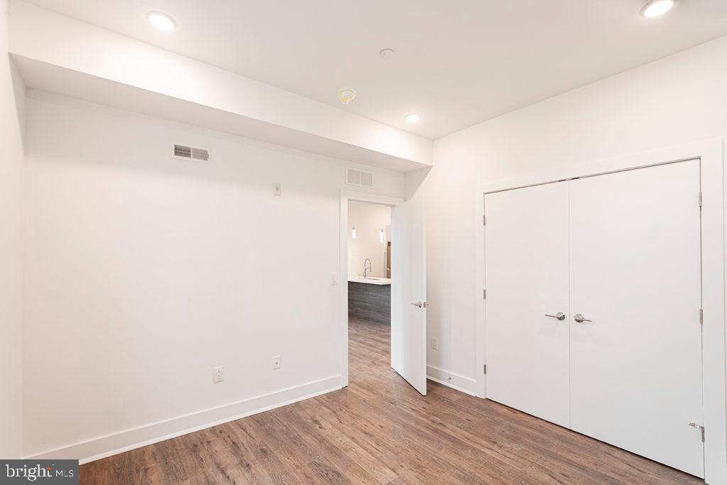 2623 Christian St #unit 301 Property Photo 13