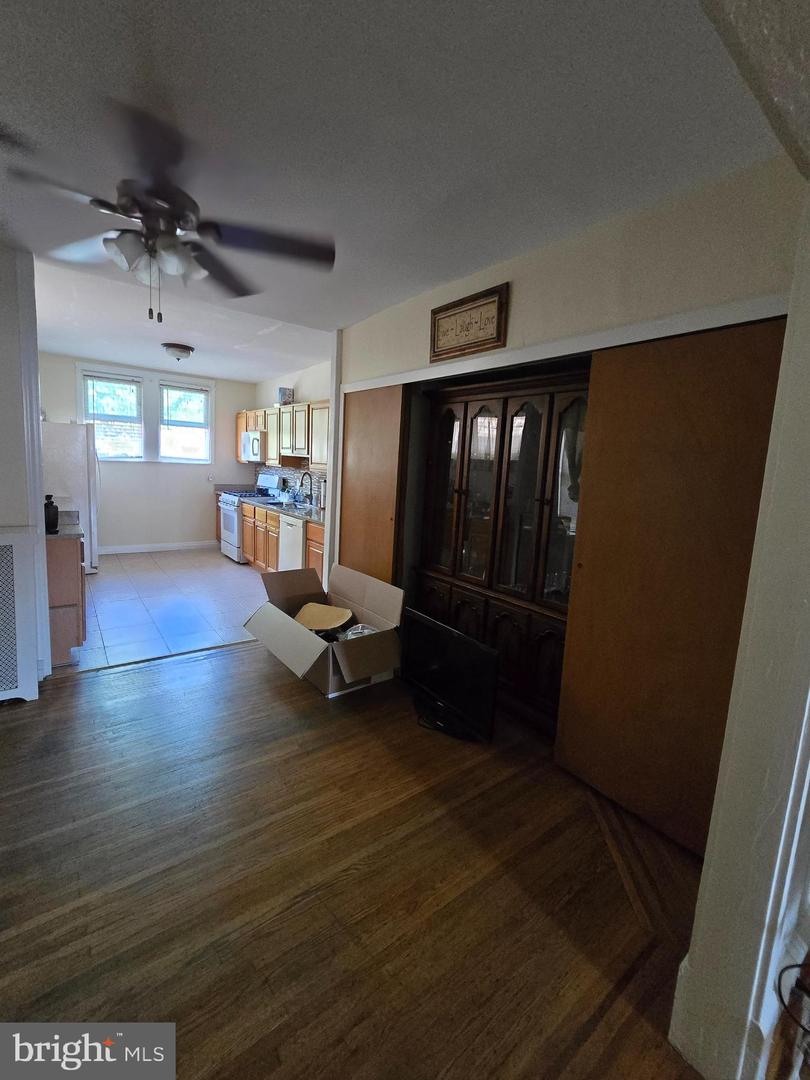 5925 Reach St Property Photo 6