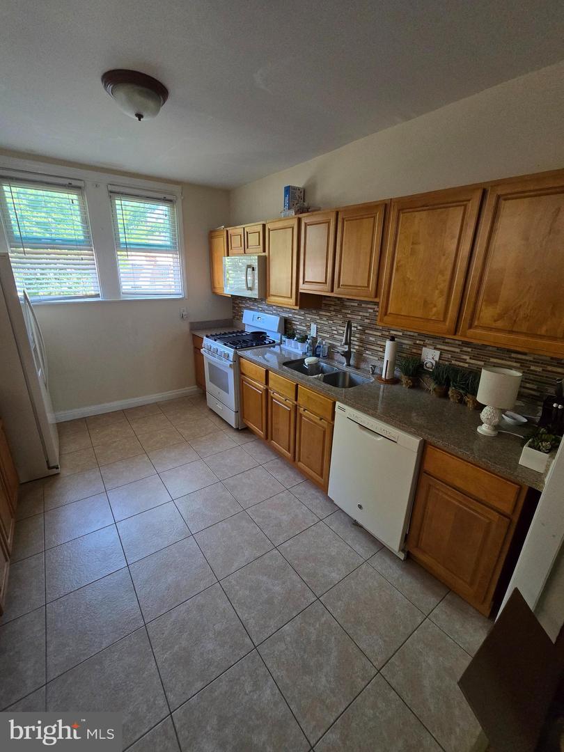 5925 Reach St Property Photo 8