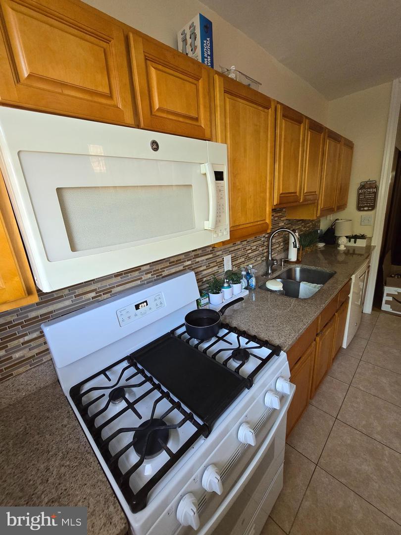 5925 Reach St Property Photo 9