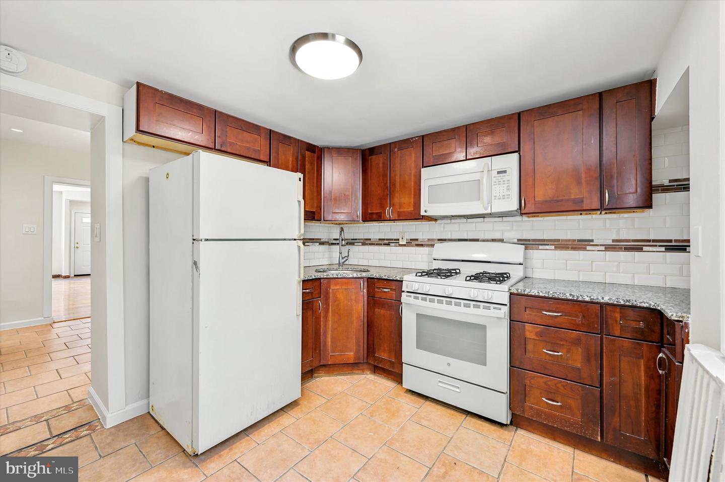 3052 Aramingo Ave Property Photo 7