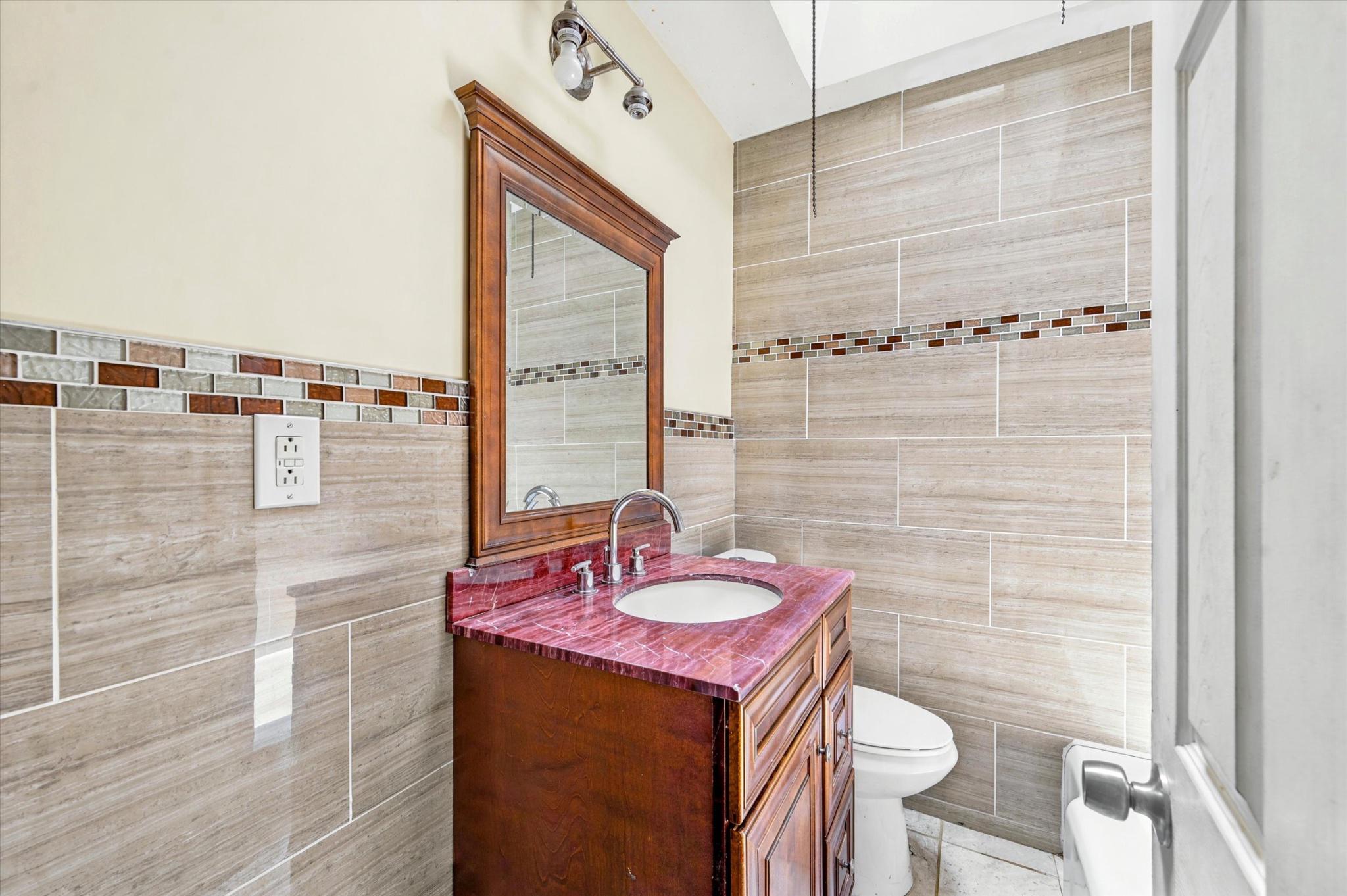 6701 Kindred St Property Photo 13
