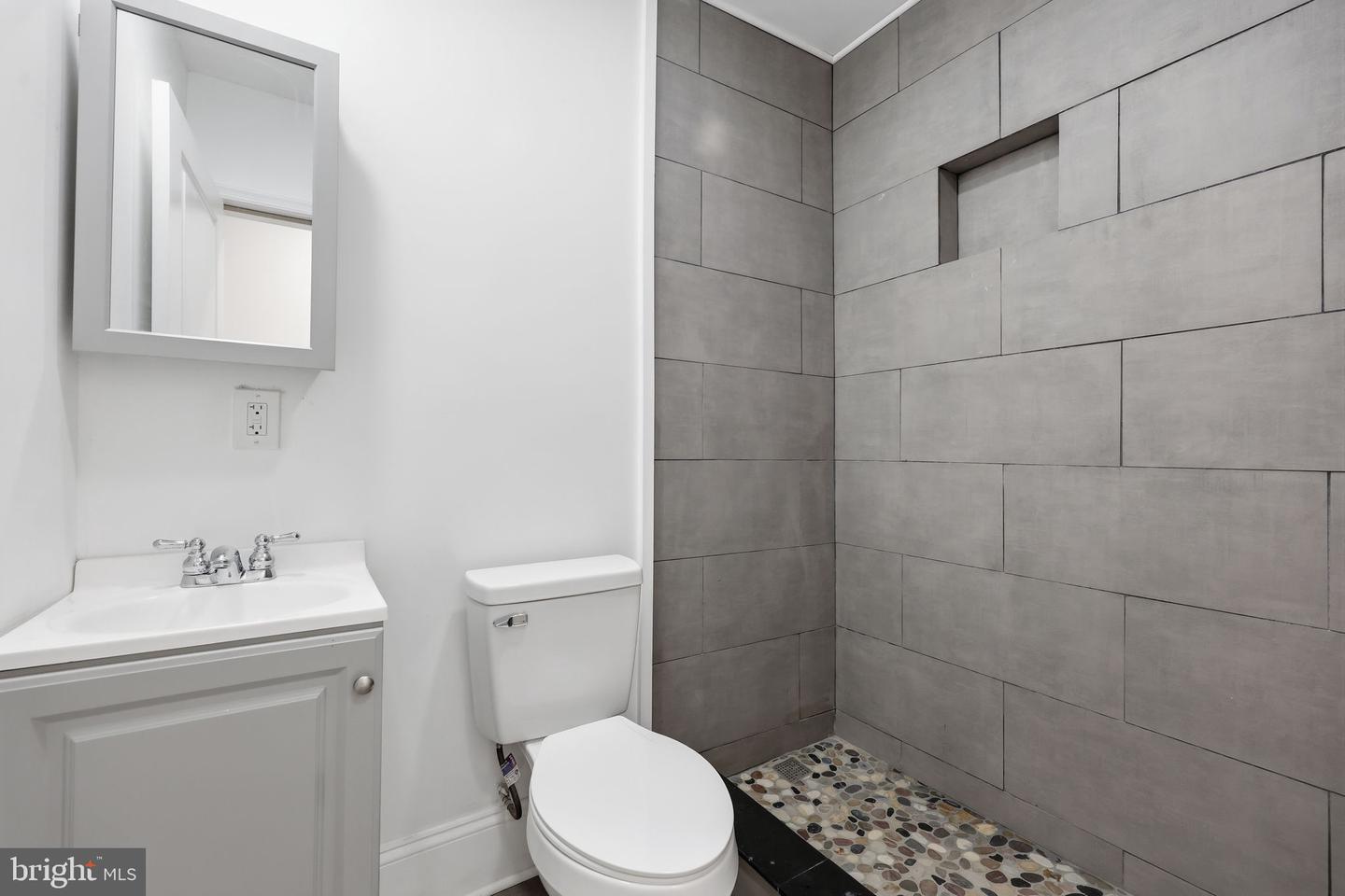 1820 Plum Property Photo 12