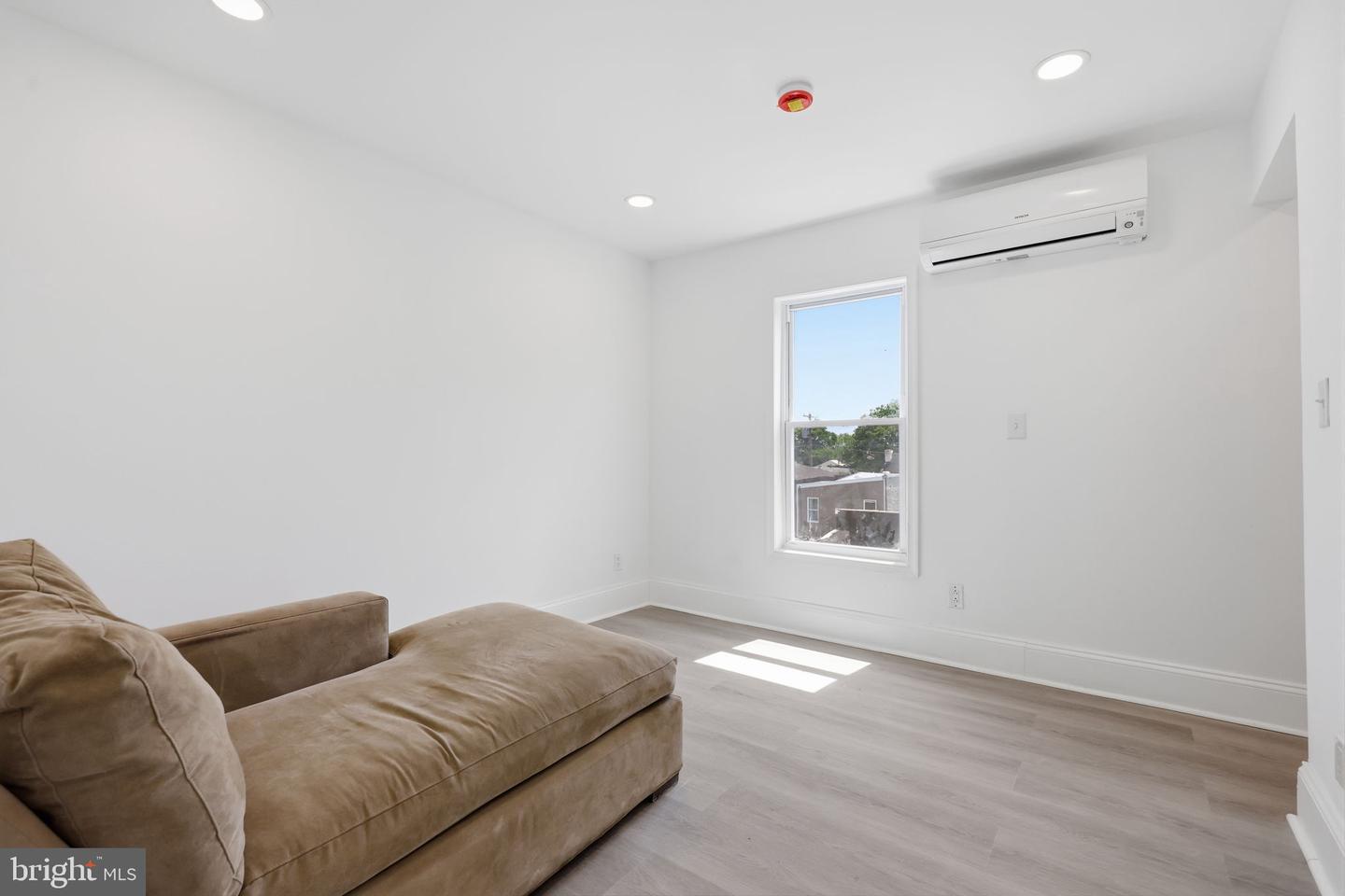 1820 Plum Property Photo 13