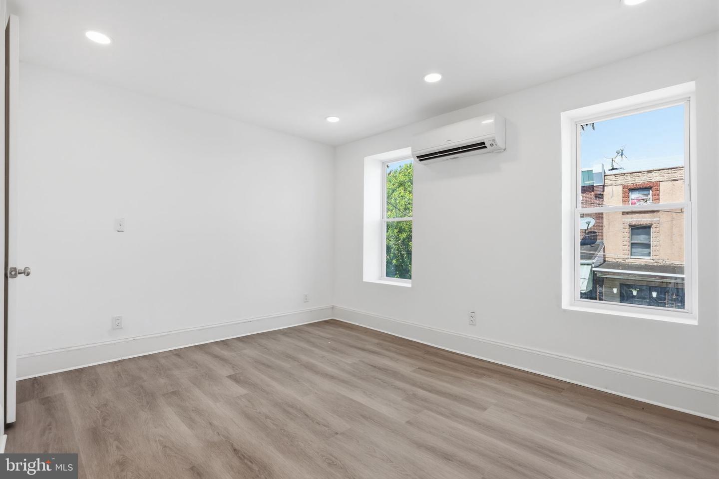 1820 Plum Property Photo 23