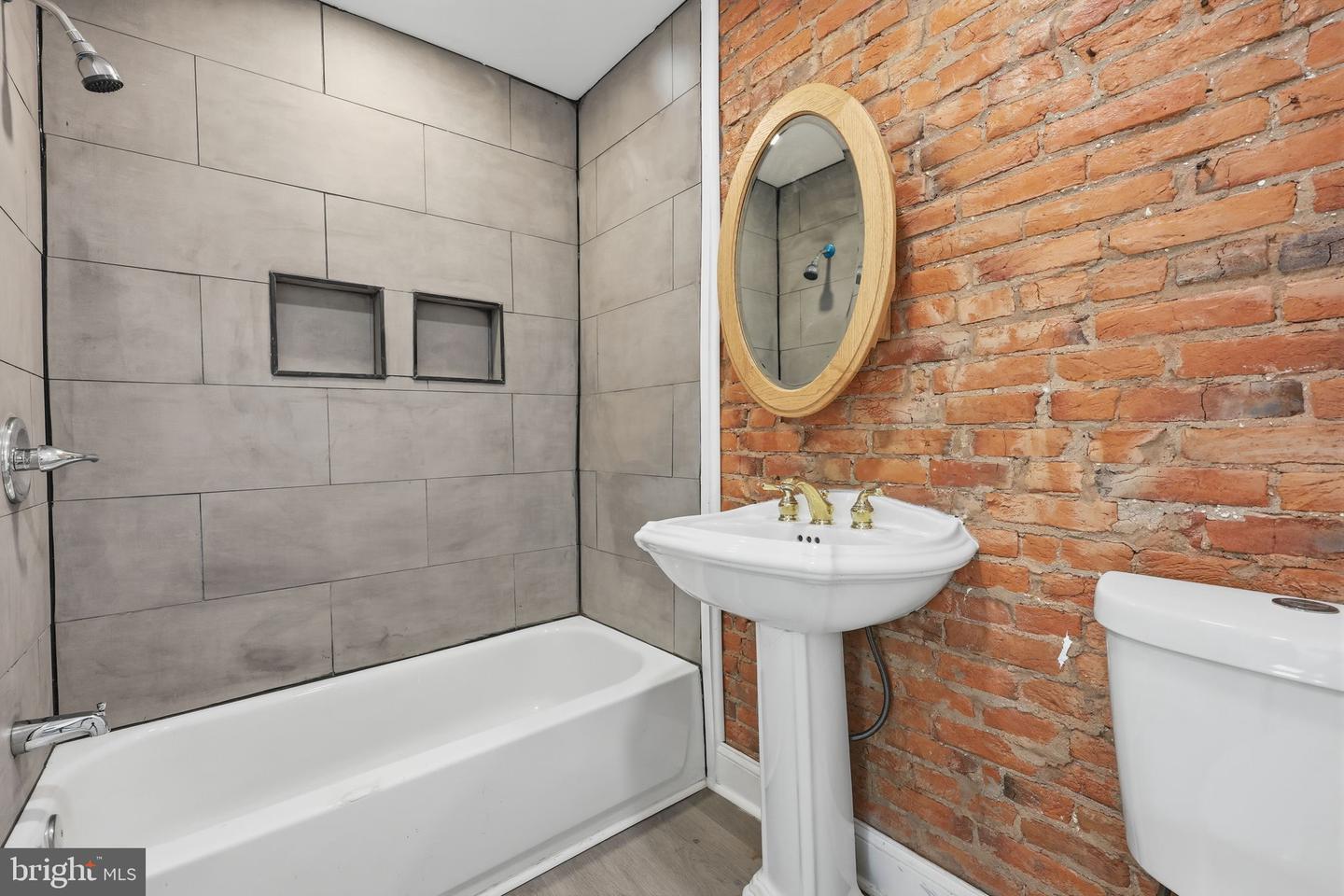 1820 Plum Property Photo 27
