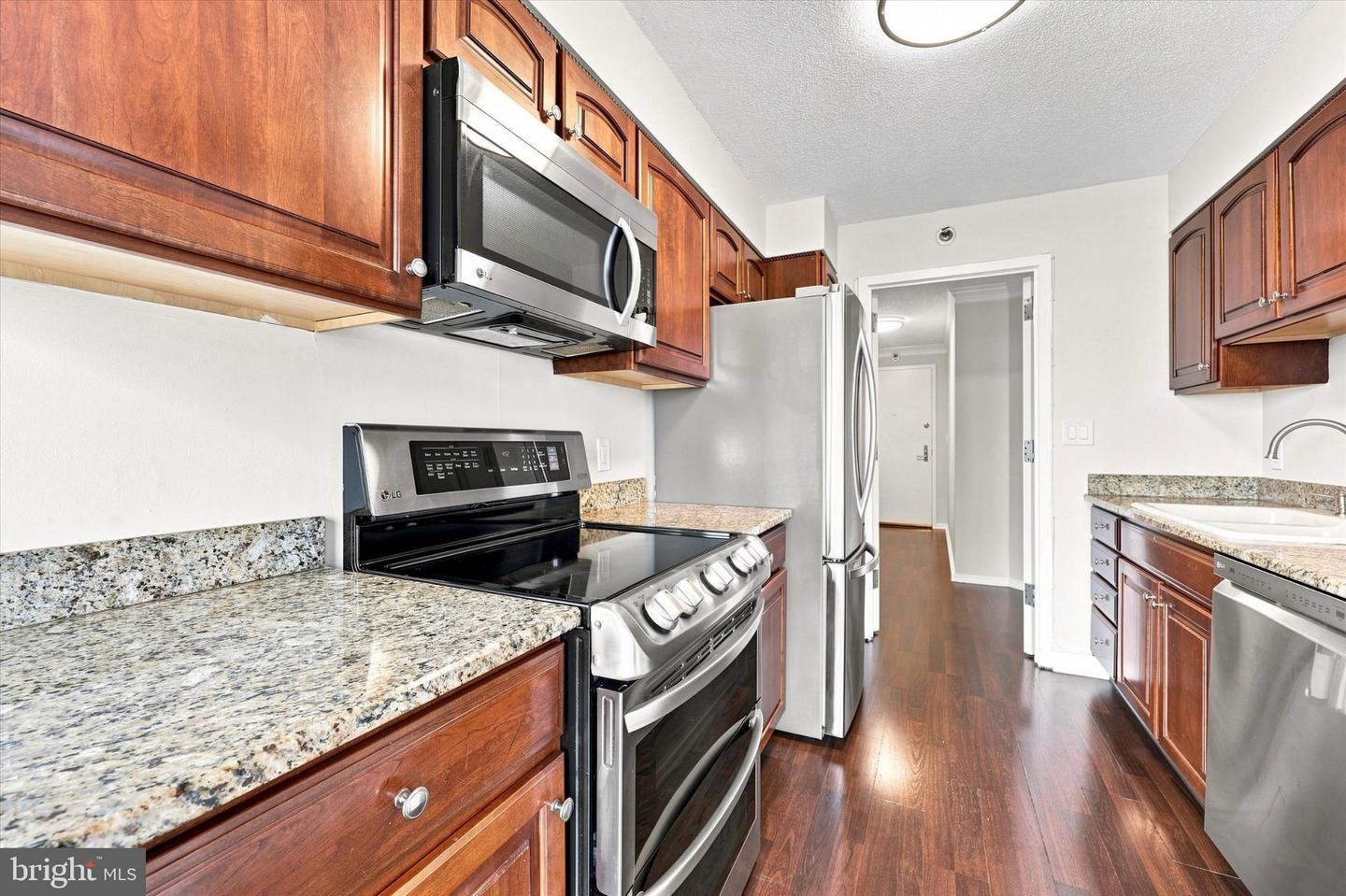 2018-32 Walnut St #23e Property Photo 12