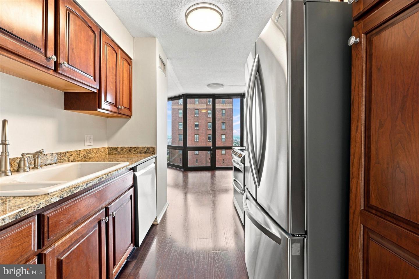 2018-32 Walnut St #23e Property Photo 13