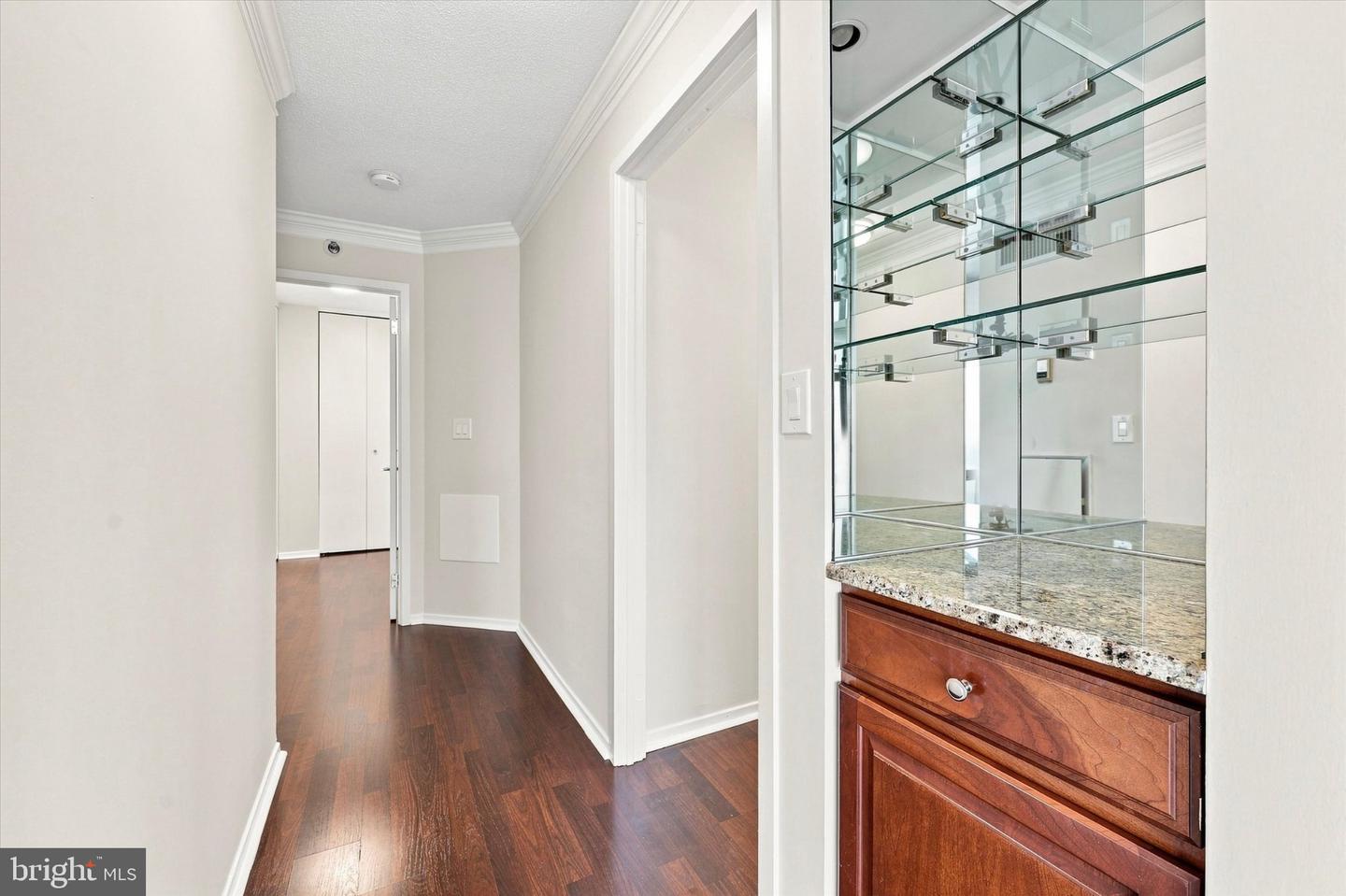 2018-32 Walnut St #23e Property Photo 20