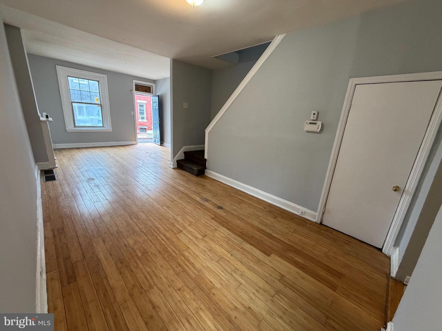 3462 N LEE ST Property Photo 1