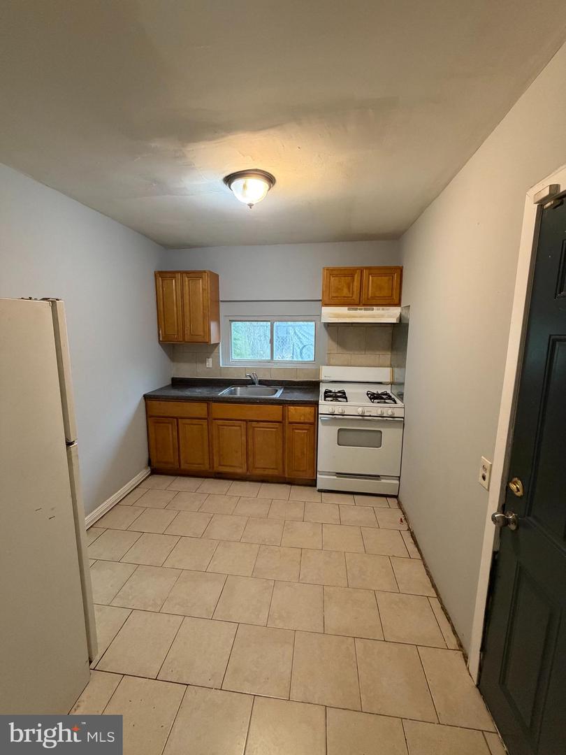3462 N Lee St Property Photo 9