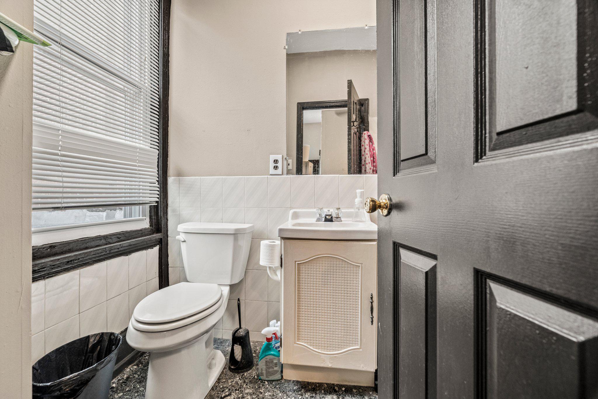 4125 Woodland Ave Property Photo 12