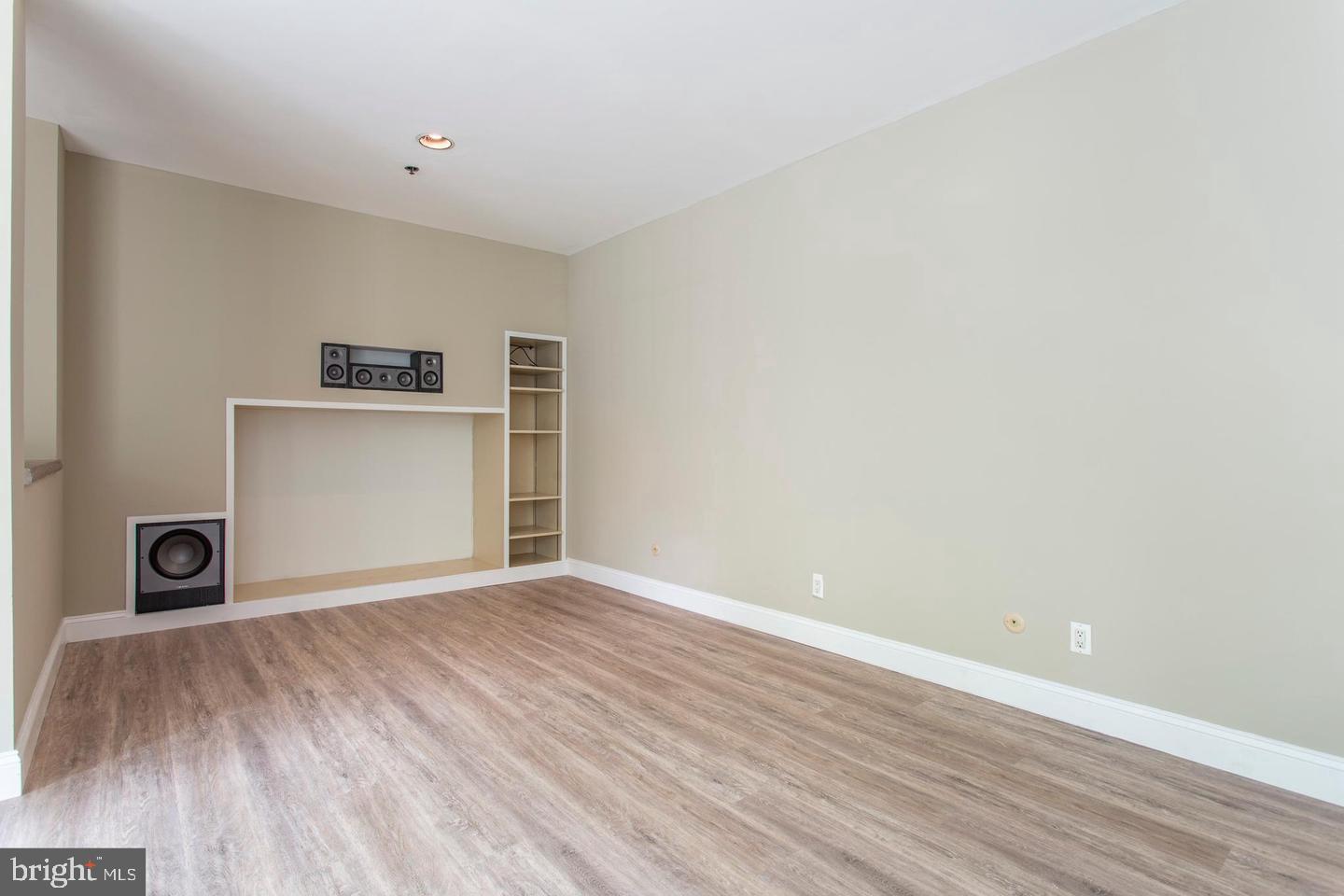 306 Cherry St #1r Property Photo 8