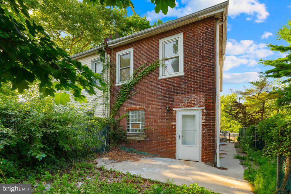 1364 W Spencer St Property Photo 5
