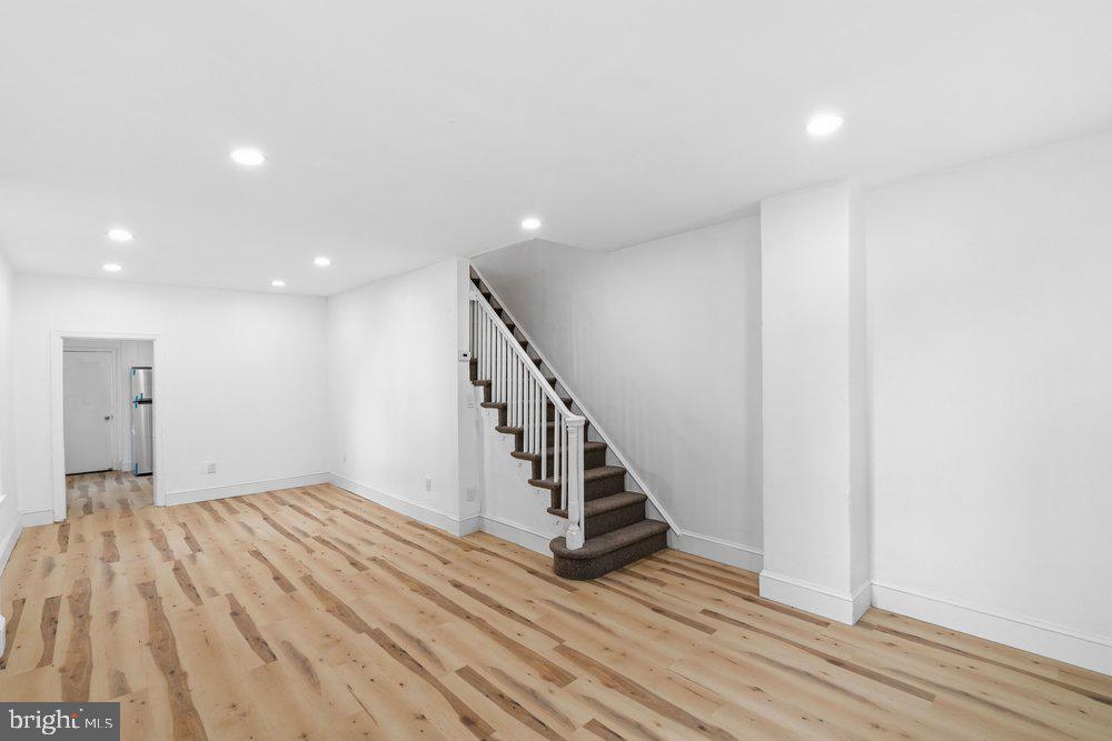 1364 W Spencer St Property Photo 6
