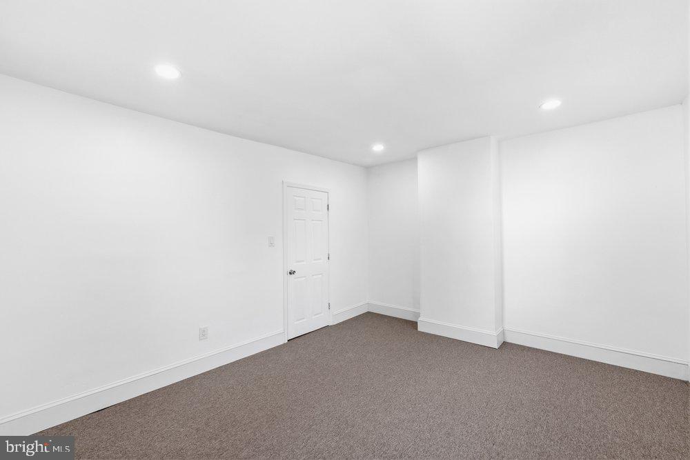 1364 W Spencer St Property Photo 23