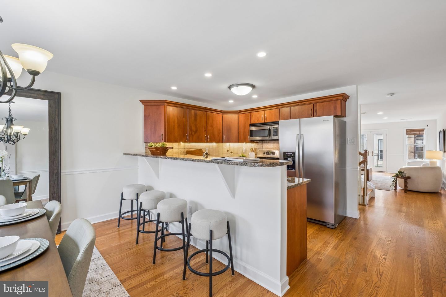 2234 Fitzwater St Property Photo 4