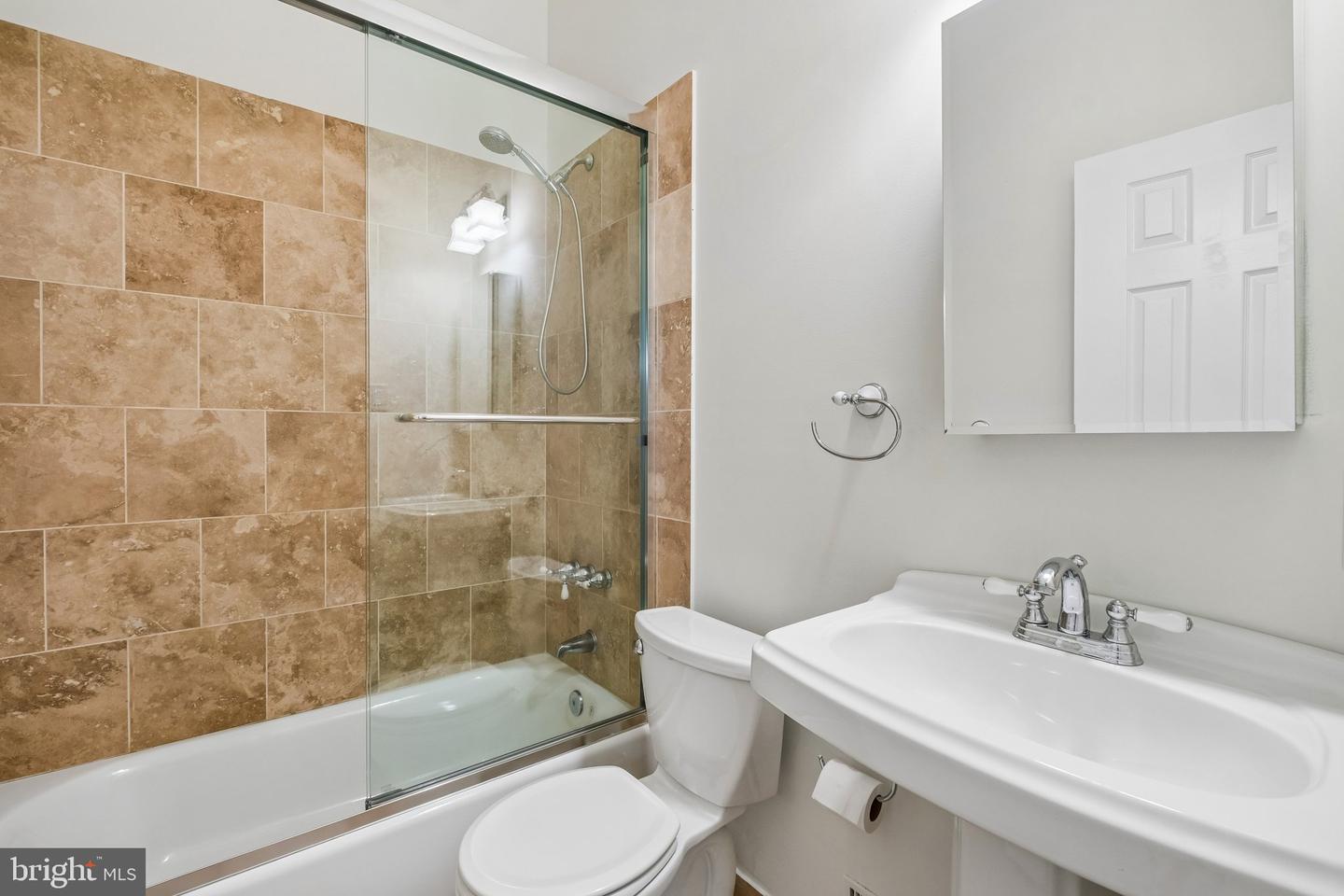 2234 Fitzwater St Property Photo 24