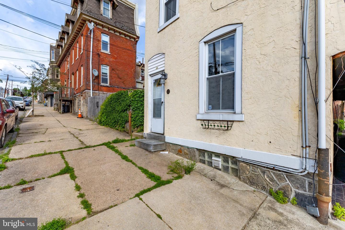 122 W Salaignac St Property Photo 3