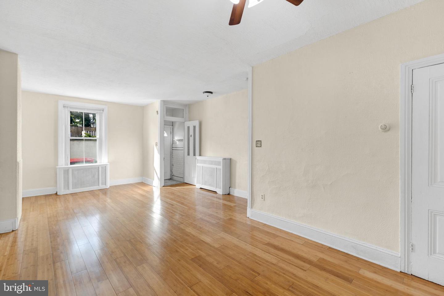 122 W Salaignac St Property Photo 6