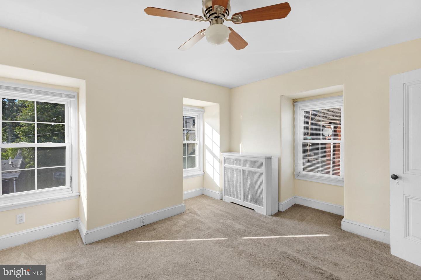 122 W Salaignac St Property Photo 24