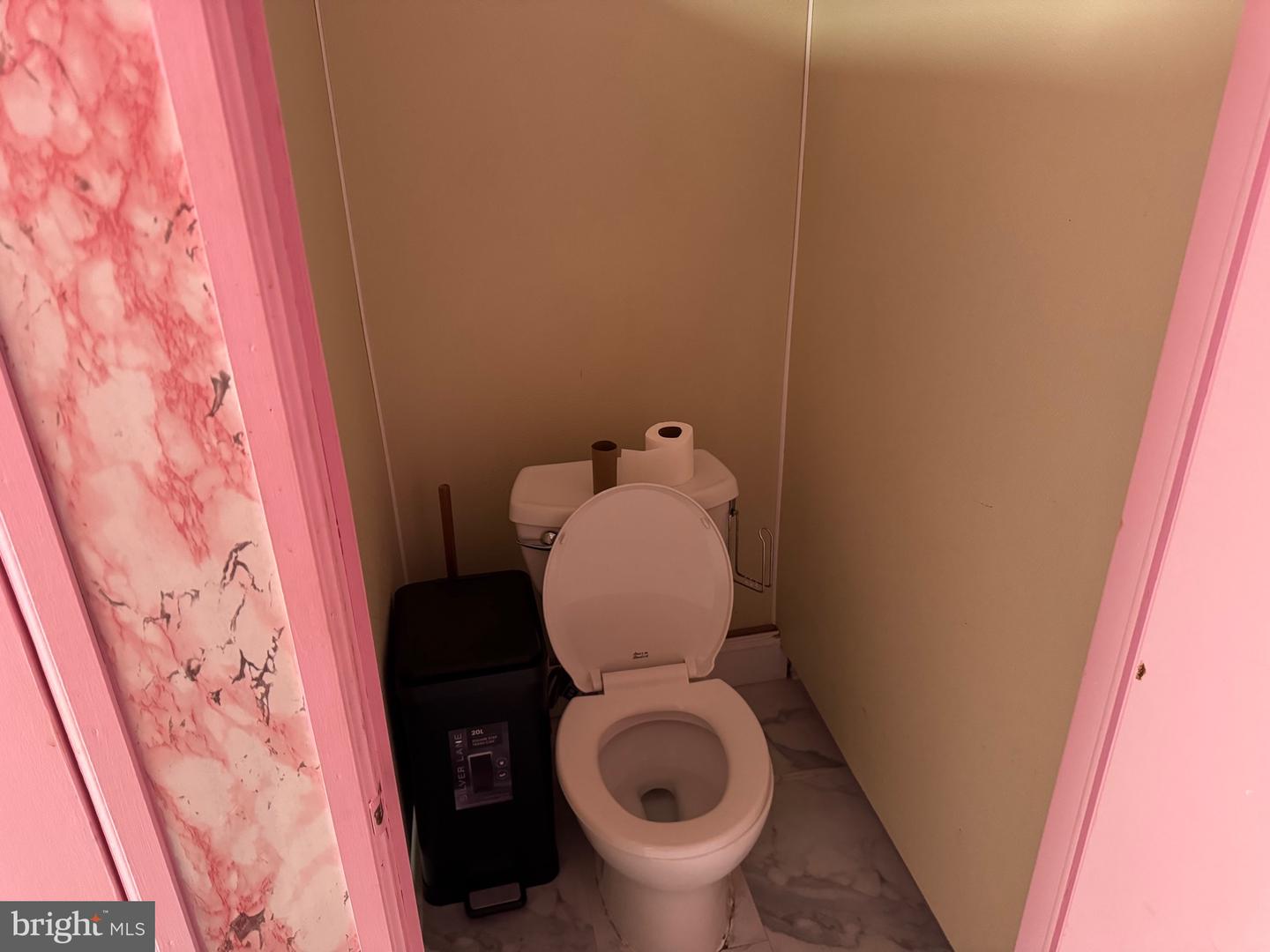 711 Snyder Ave #202 Property Photo 11