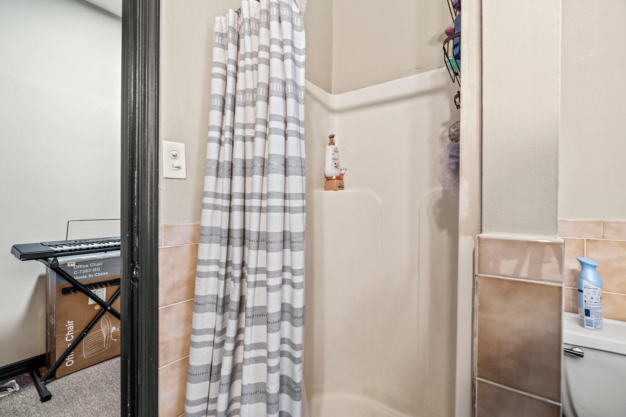 4127 Woodland Ave Property Photo 17