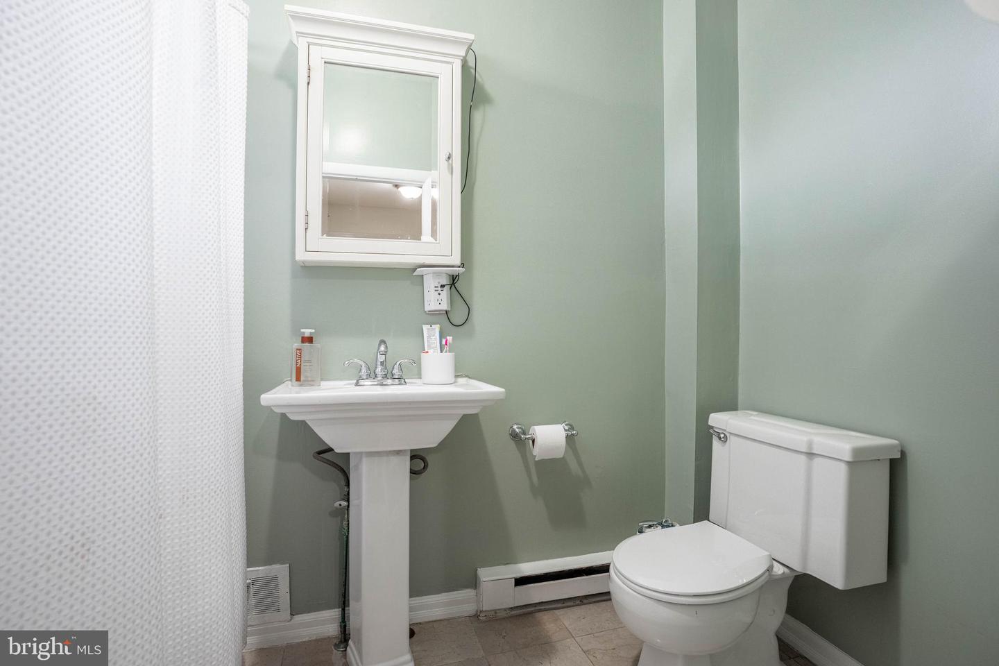 4326 Mitchell St Property Photo 21
