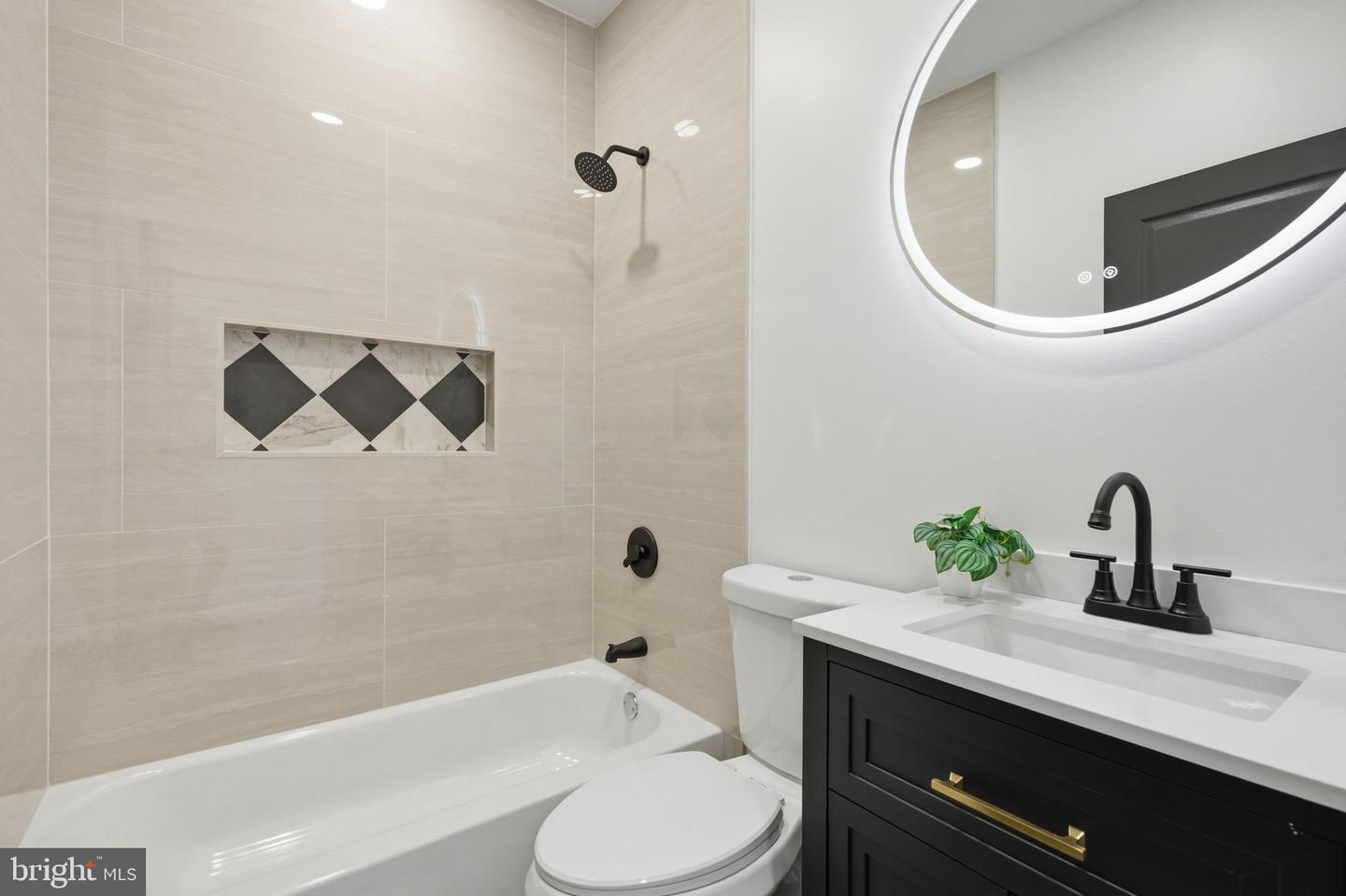5430 Addison St Property Photo 35