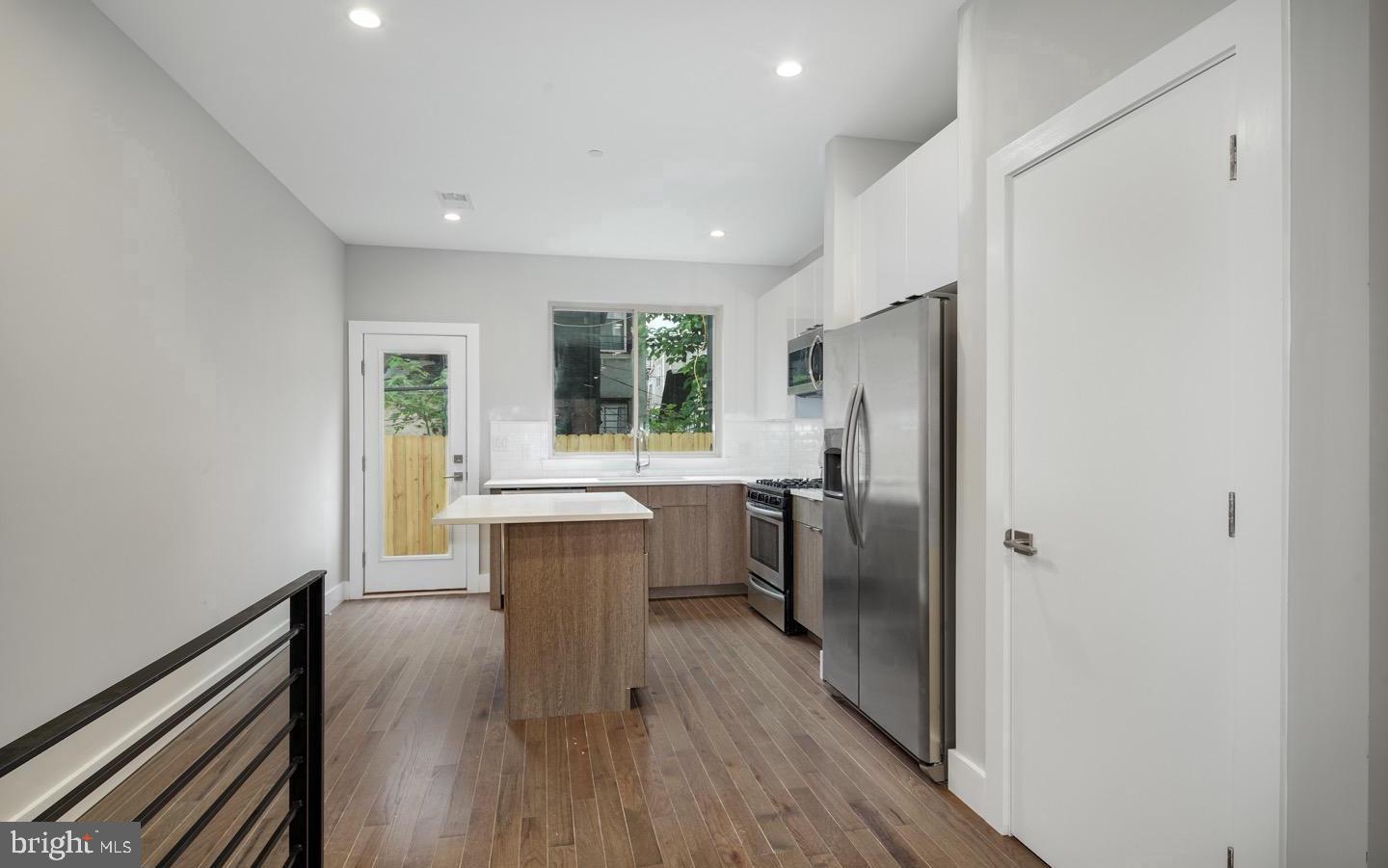 2209 Cross St Property Photo 8